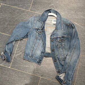 Cropped Old Navy denim jacket